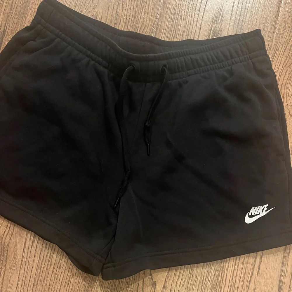 Nike Sportswear Club Fleece Midrise Short Medium NWOT - Picture 3 of 7